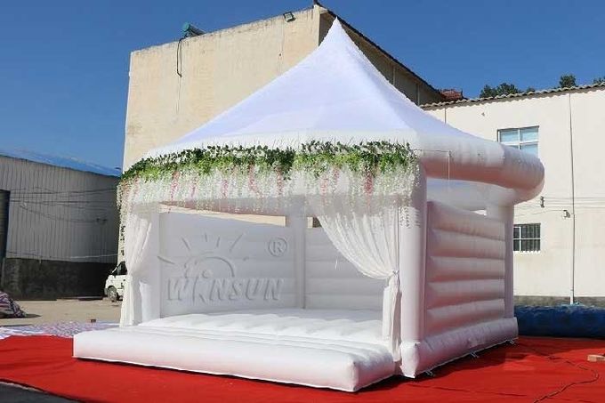 Heiratende themenorientiertes Explosions-Schlag-Haus kundengebundene Größen-weiße Farbe EN14960