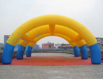 China Kundengebundenes Größen-aufblasbares Ereignis-Zelt/Bogen-Zelt 0.9mm PVC gemacht usine