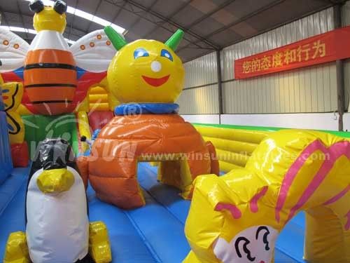 Arbeitsames Bienen-Thema-aufblasbare Spaß-Welt, 0.9mm PVC-Explosions-Spielplatz